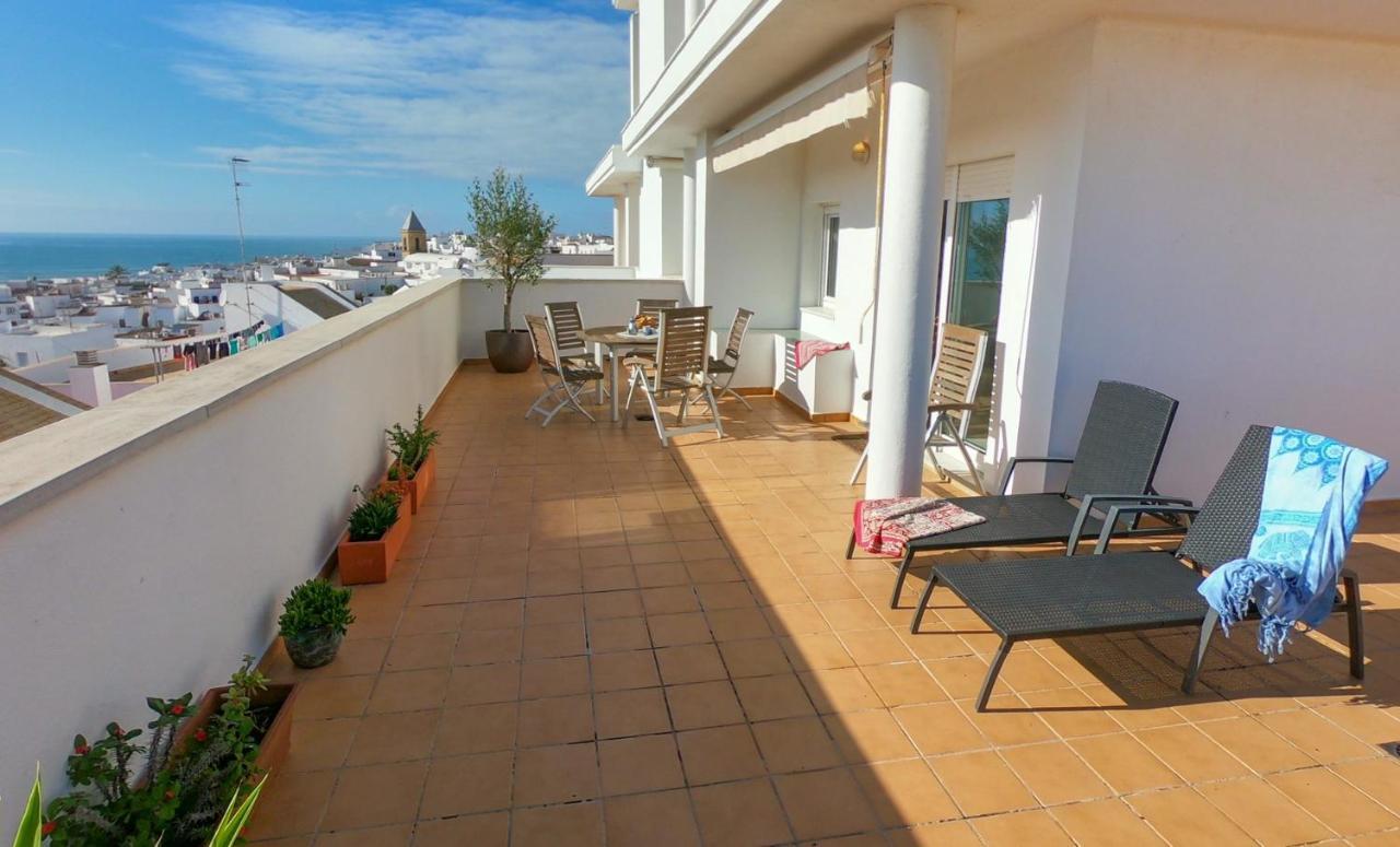 Terraza Trafalgar Apartamento Tipo Penthouse Con Enorme Terraza Y Vistas Al Mar Conil De La Frontera Luaran gambar